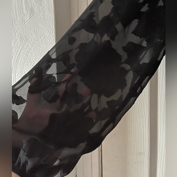 Belle‎ Sky Plunge Peplum Chiffon Top - Picture 4 of 10